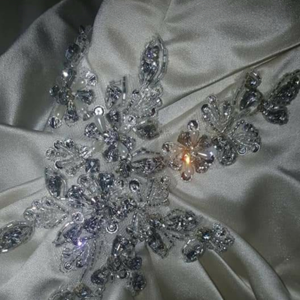 Wedding dress - Picture 5 of 7